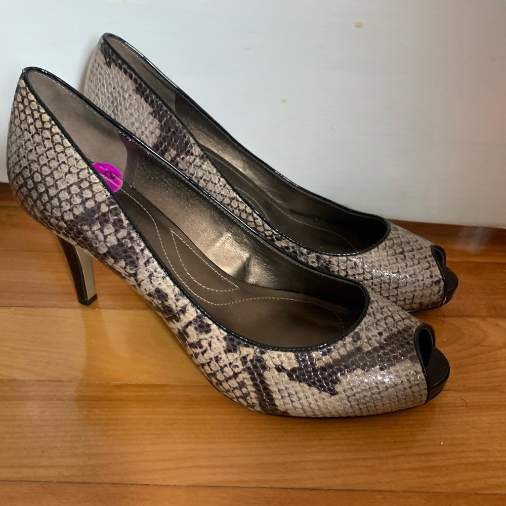Tahari heels